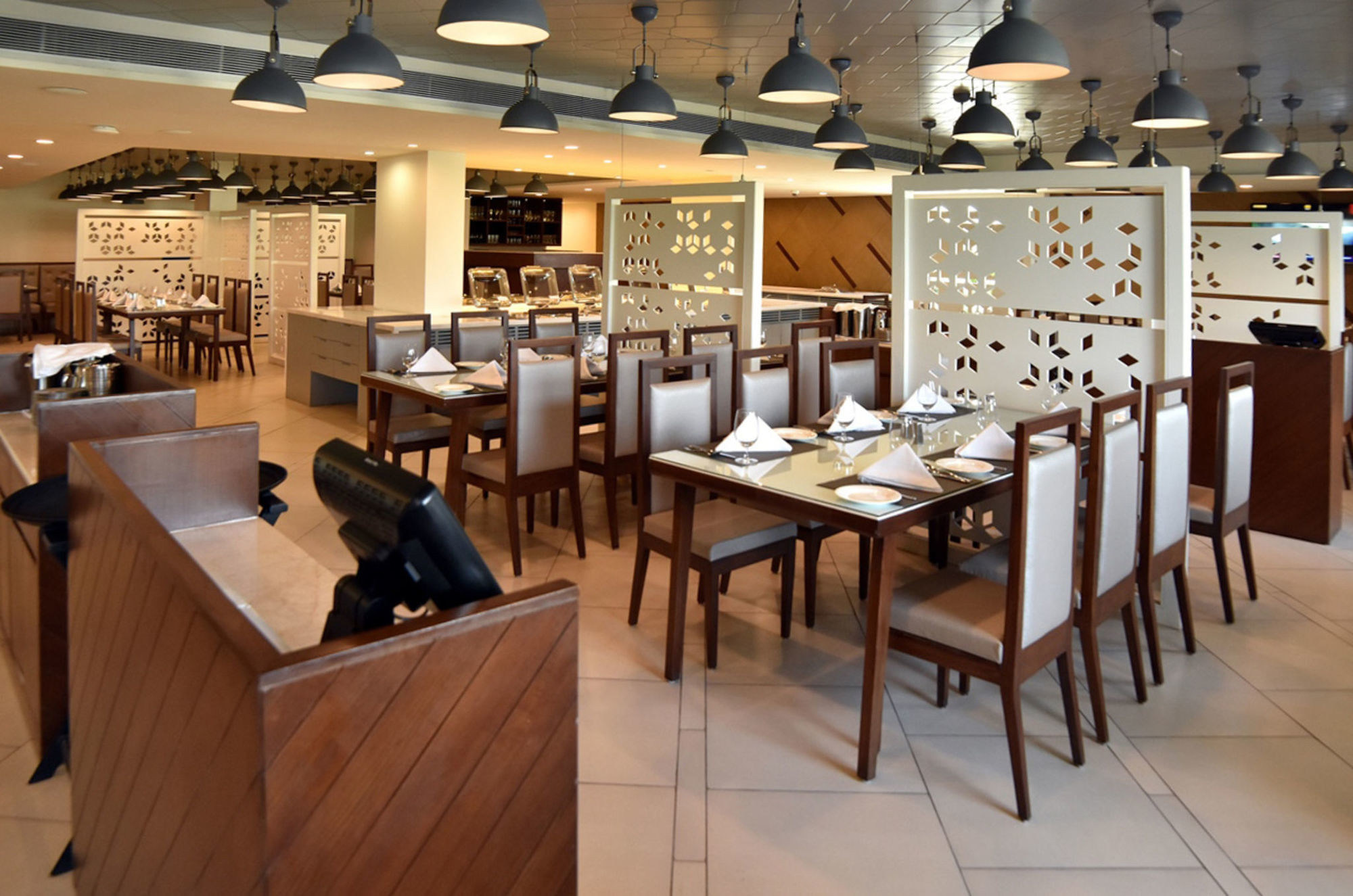 Comfort Inn Donil Vadodara Restaurant bilde