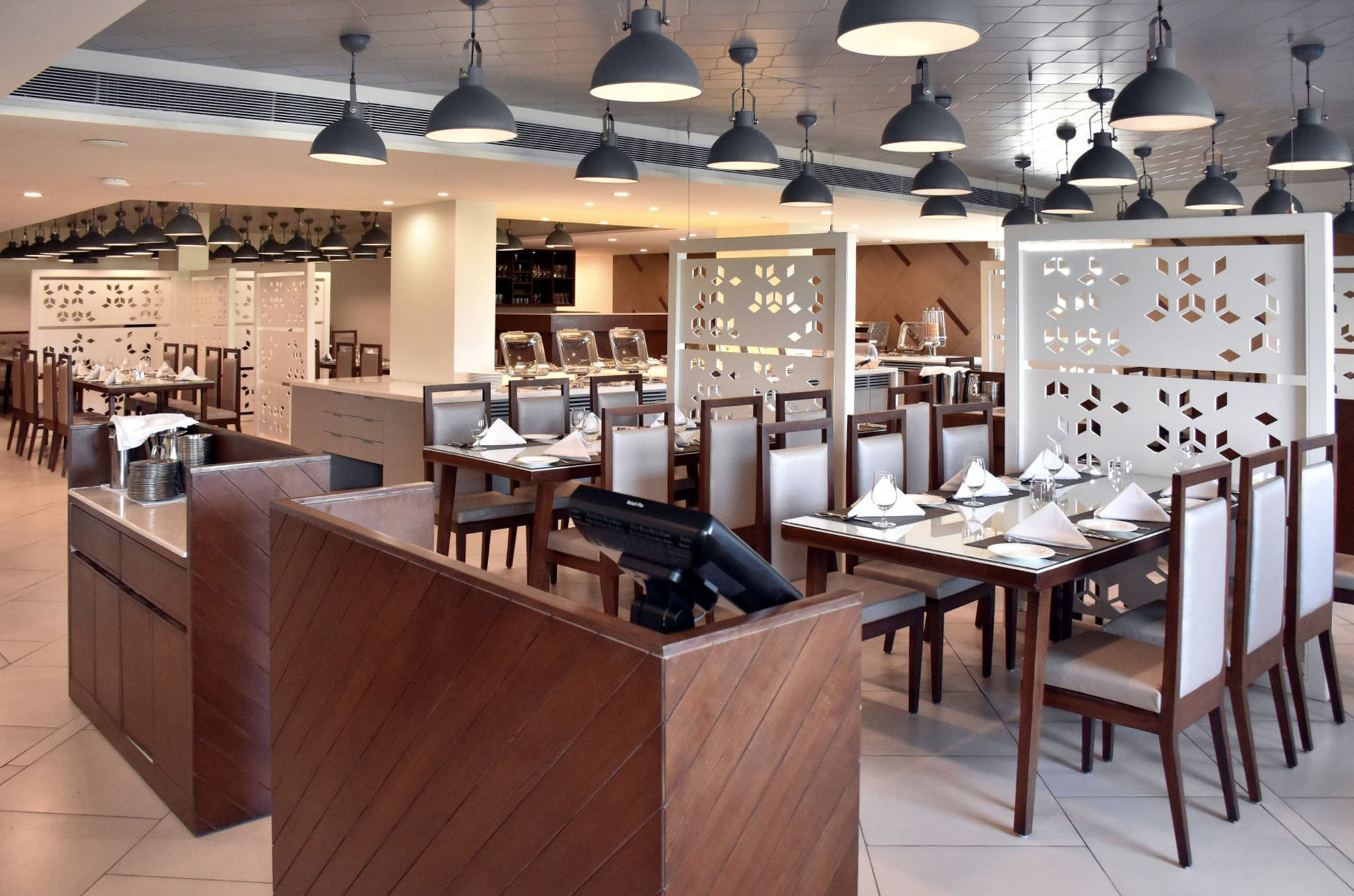 Comfort Inn Donil Vadodara Restaurant bilde