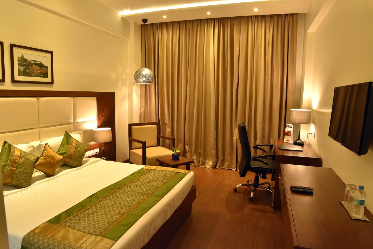 Comfort Inn Donil Vadodara Eksteriør bilde
